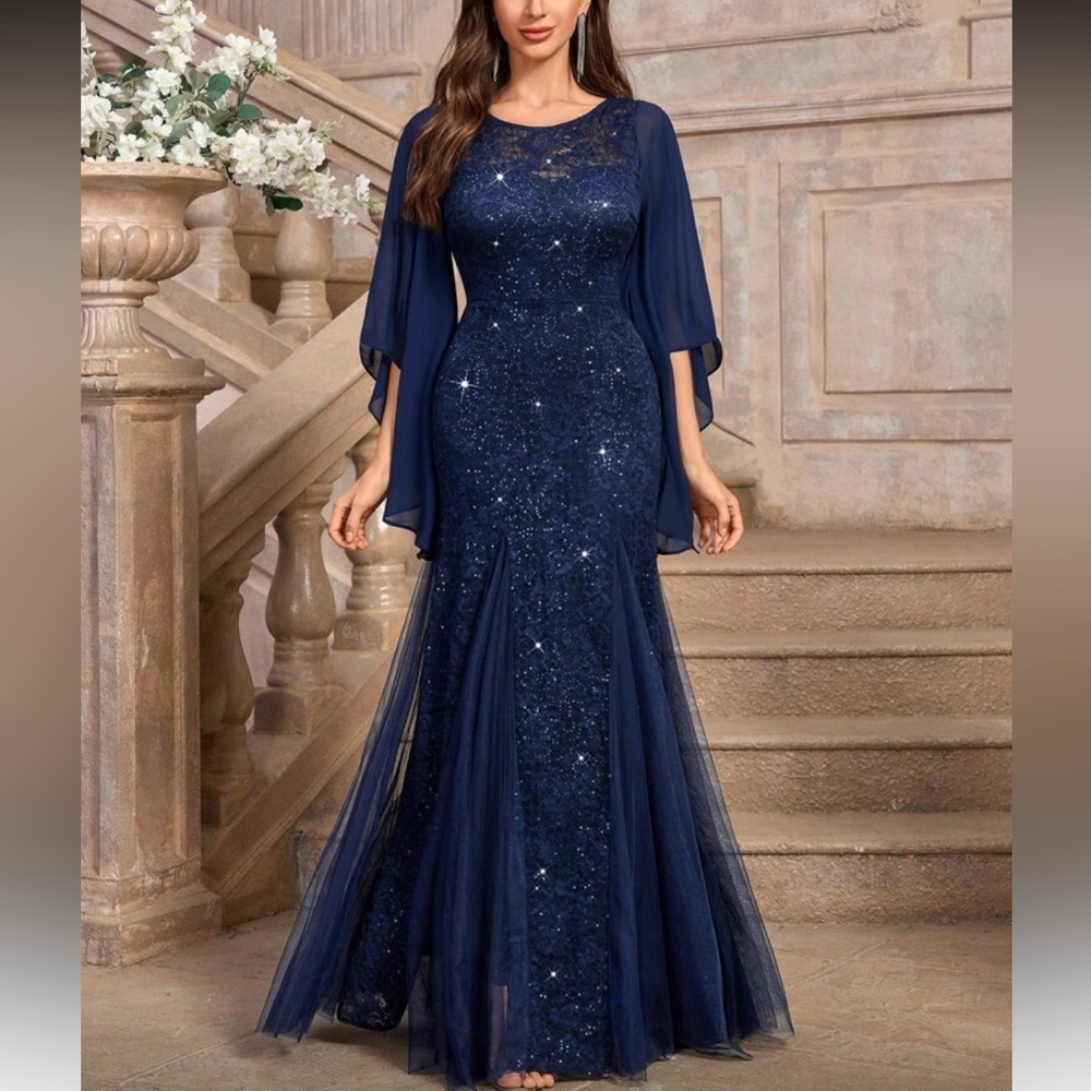 Elegant Navy Blue Evening Gown